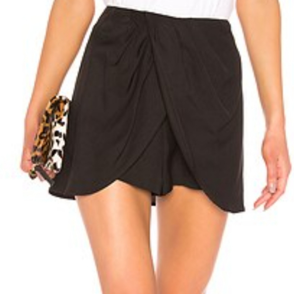 L'Academie Black Skort